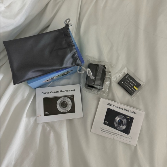 pink digital camera - Picture 4 of 5